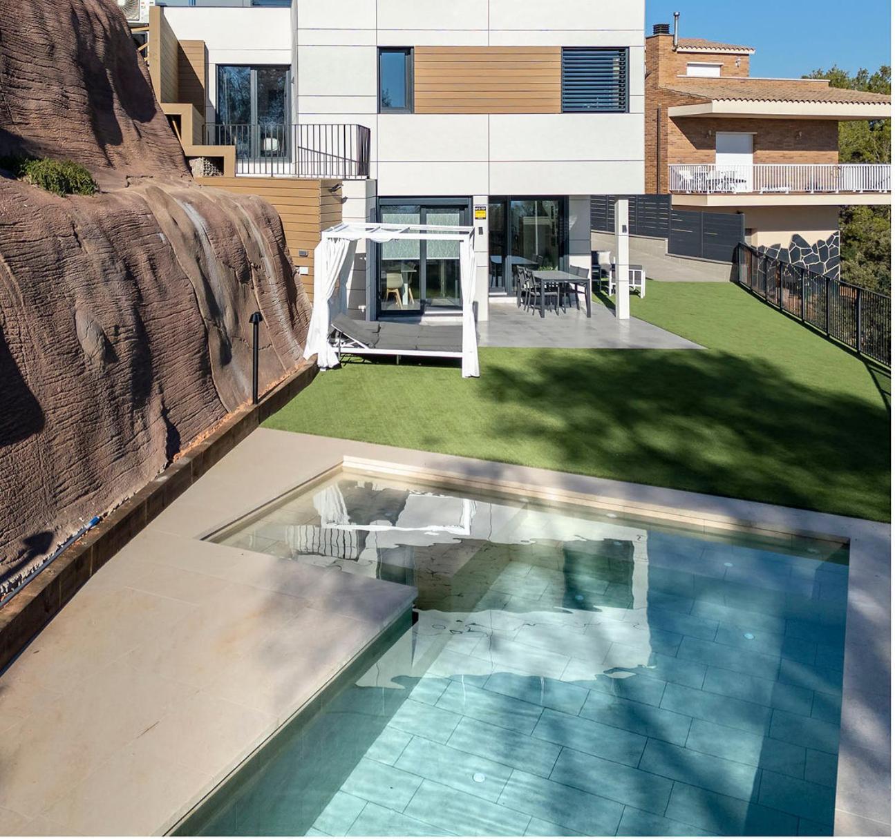 Eagle'S Nest Apartment Castellnou de Bages Bagian luar foto