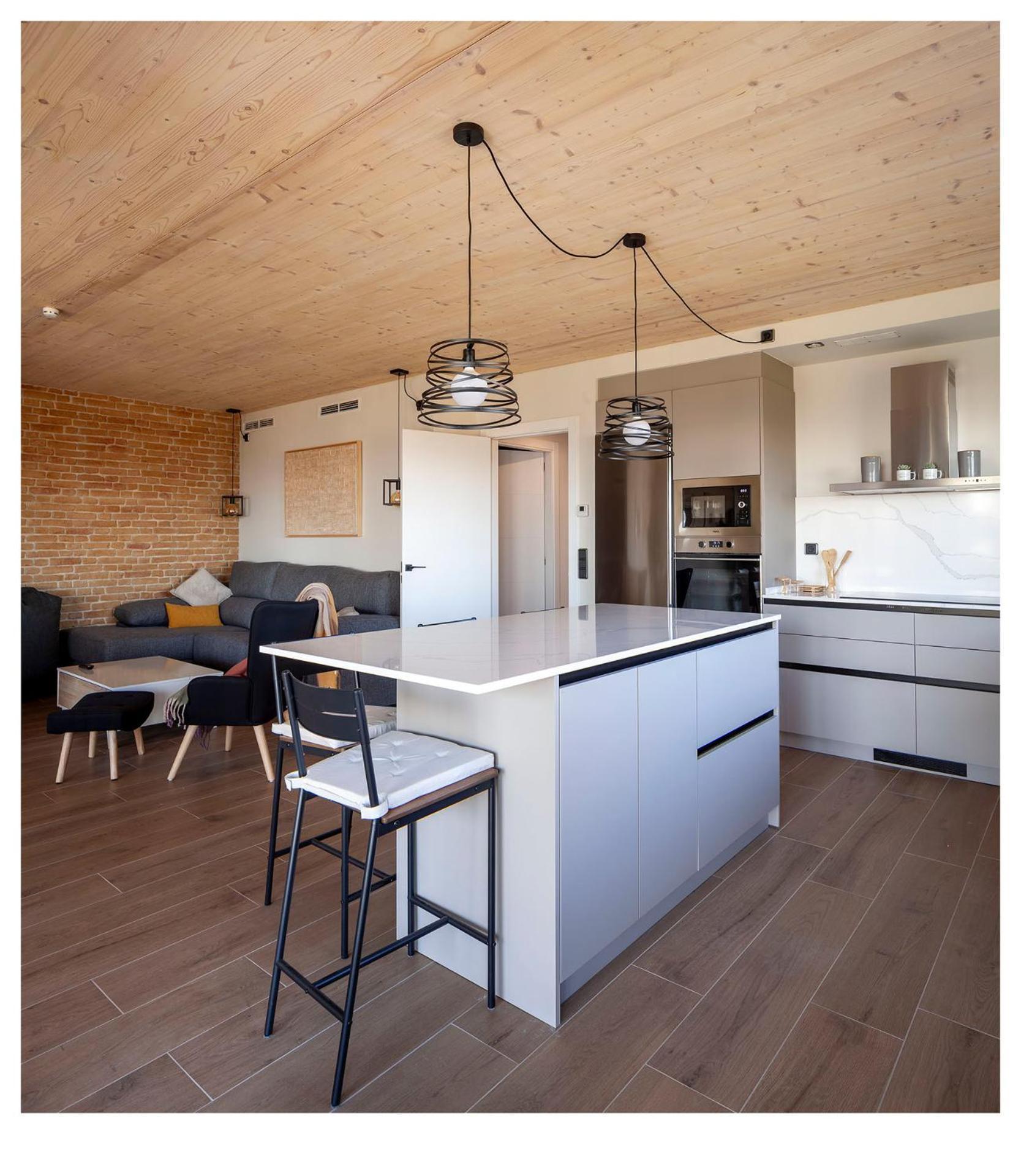 Eagle'S Nest Apartment Castellnou de Bages Bagian luar foto